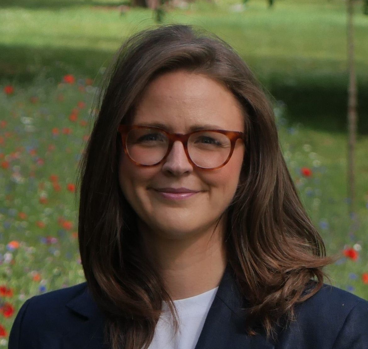 Lauren Edwards - Pic2